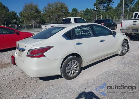 2015 Nissan Altima 2.5 S из США, поврежденный, VIN 1N4AL3AP7FN335329